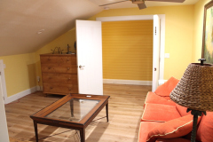 upstairs-room2